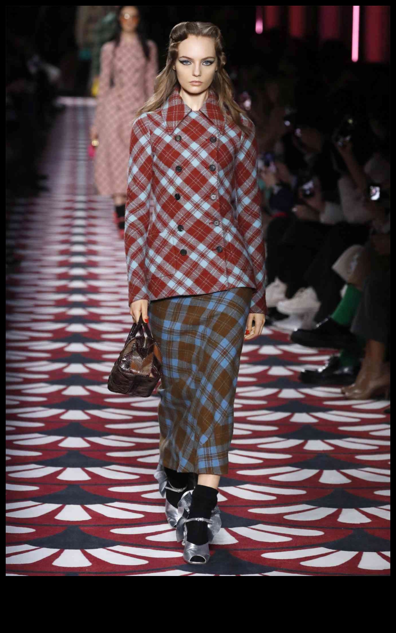 Print Parade: Amestecarea modelelor pentru ținute îndrăznețe și la modă