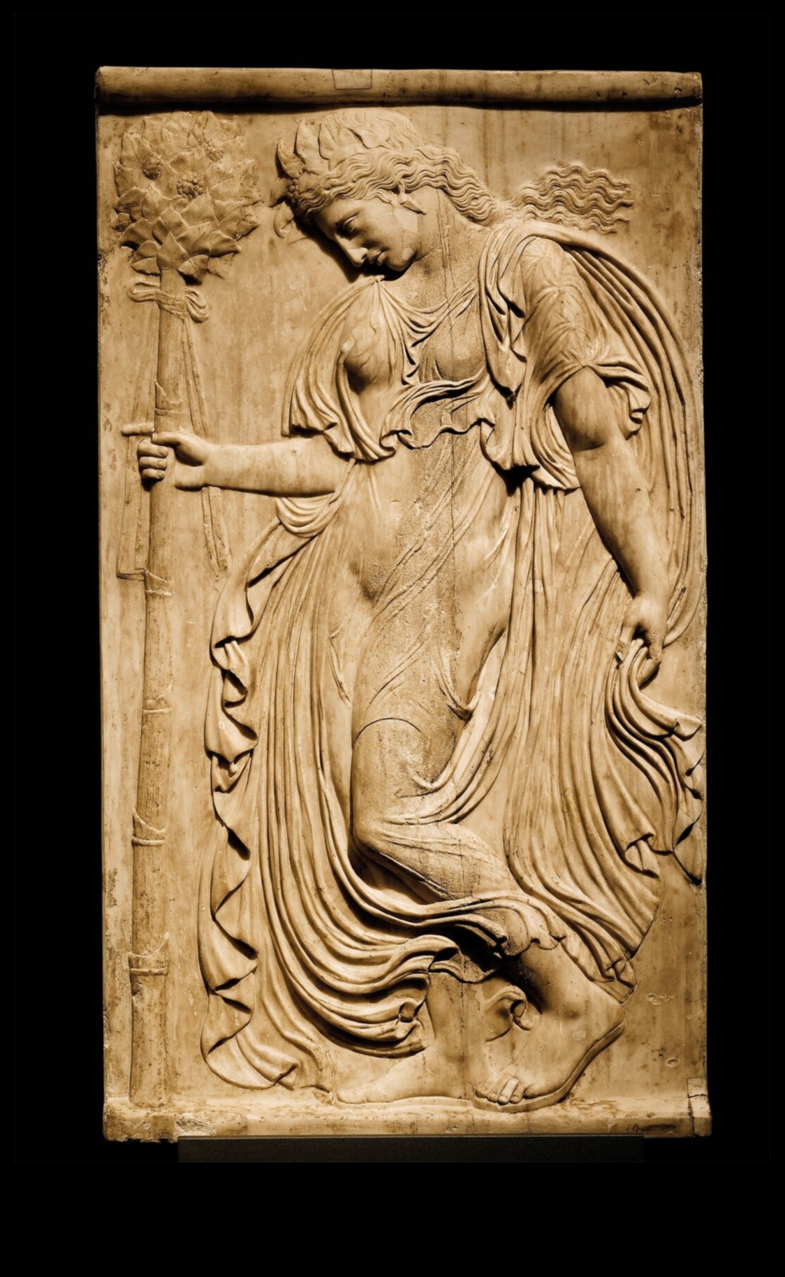 Delicii dionisiace: vin și desfătare în arta greacă