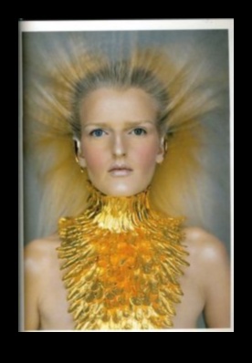 Inspirația celeste a modei Cosmic Couture 4 Cosmic Couture: Teme celeste în designul vestimentar