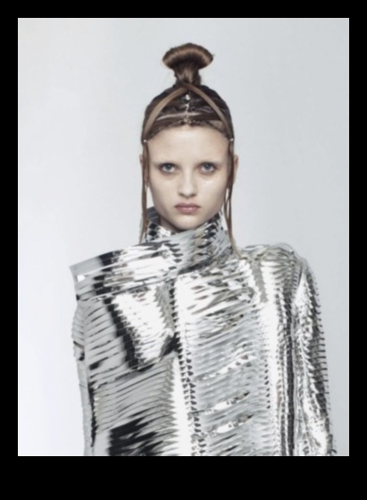 Inspirația celeste a modei Cosmic Couture 2 Cosmic Couture: Teme celeste în designul vestimentar