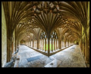 Mănăstirea mănăstirii: Scene ale vieții monahale în abațiile gotice