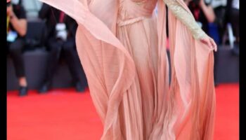 Cinematic Chic: Hollywood Glamour inspiră tendințele modei