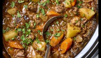 Crock-Pot Elegance: rețete de gătit lent pentru gusturi exigente