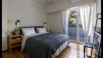 Escapada de eleganță urbană: Navigarea cu stil pe străzile orașului